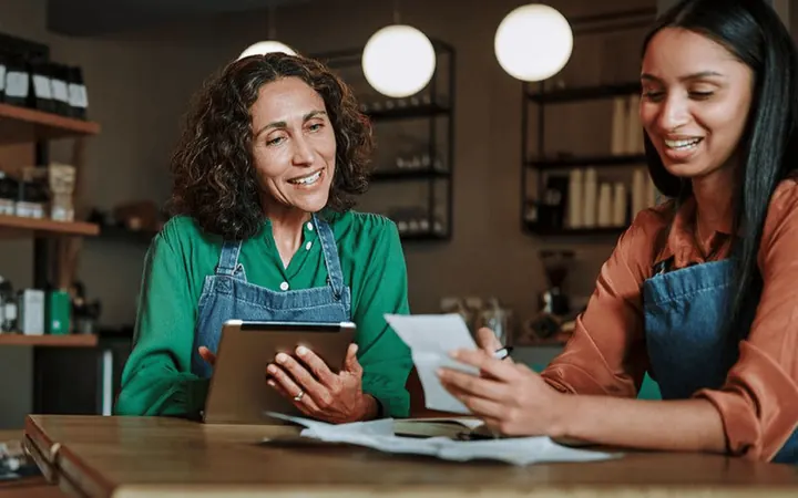 Healthsharing vs. Traditional Insurance: A Comprehensive Guide for Small Businesses