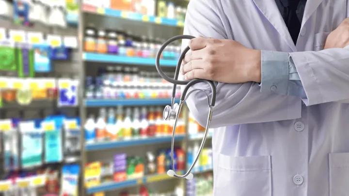 Navigating Pharmacy Access in Crowdfunding Healthcare Models