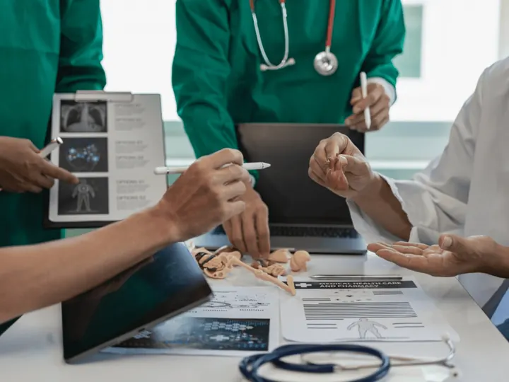 A Comprehensive Guide to Comparing Healthcare Options for Teams
